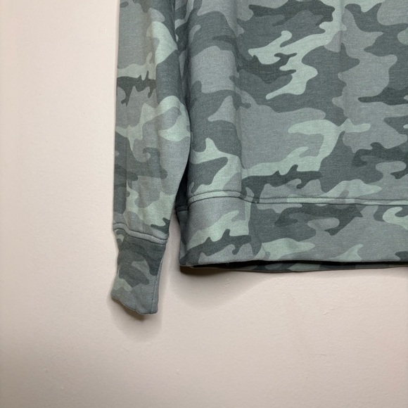 Lou & Grey | Sage Green Camo Crewneck Size Medium NWOT - Picture 4 of 10